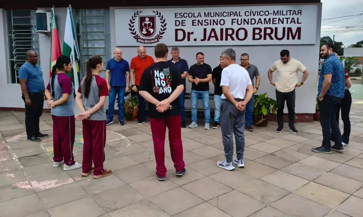 Escola Cívico-Militar Dr. Jairo Brum recebe doação de equipamentos do ​​​​​​​Consepro, Metal Marc e Mastertek