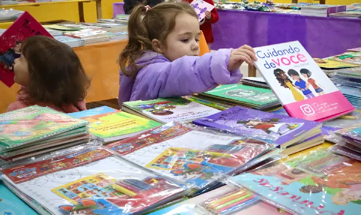Feira do Livro atrai mais de 1.300 visitantes e impulsiona a cultura em Muçum com 1.200 exemplares vendidos