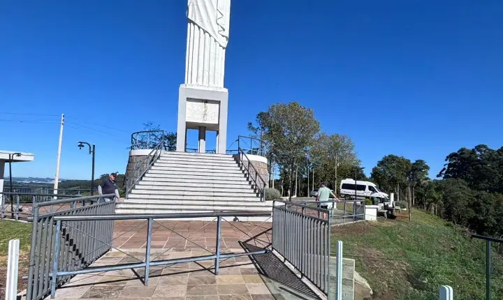 Mirante Suspenso do Cristo Redentor entra na reta final e promete encantar visitantes