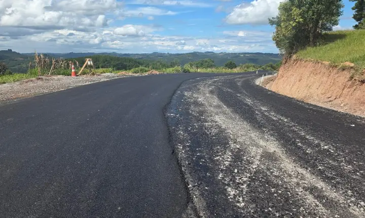 Pavimentação asfáltica no trecho entre Cotiporã e Dois Lajeados: confira todas as informações desta quarta-feira
