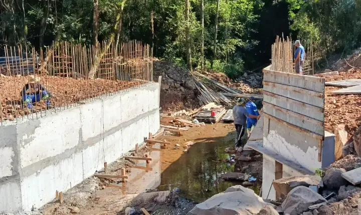 Secretaria de Agricultura de Guaporé avança na construção de pontes com tecnologia própria