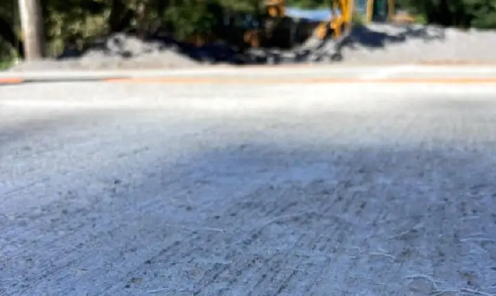 Secretarias de Agricultura e Obras testam pavimento rígido de concreto no Parque de Máquinas