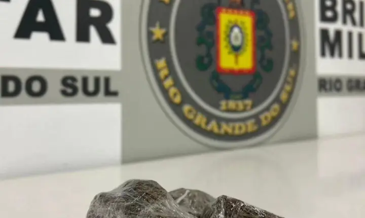 TRÁFICO EM HOTEL TERMINA COM PRISÃO DE JOVEM E APREENSÃO DE ADOLESCENTE EM GUAPORÉ