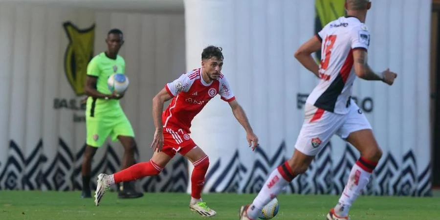 Inter sofre gol nos acréscimos e perde para o Vitória por 2 a 1 pelo Brasileirão