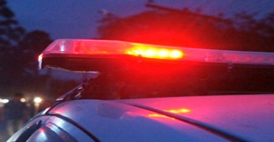 Homem preso por violência doméstica e por ameaça atear fogo