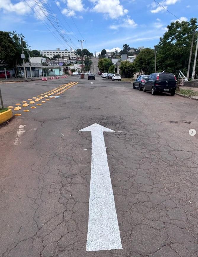 Mudança no trânsito altera sentido de trecho da rua Jairo Brum