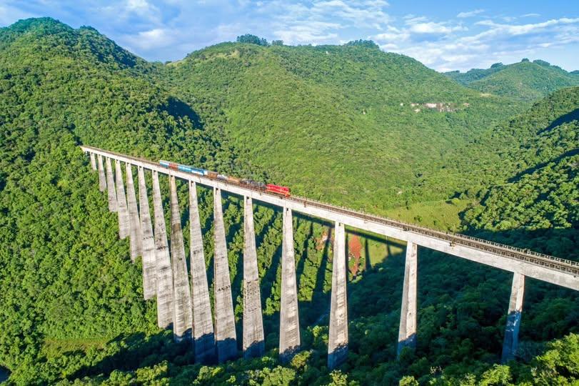 Nos trilhos novamente