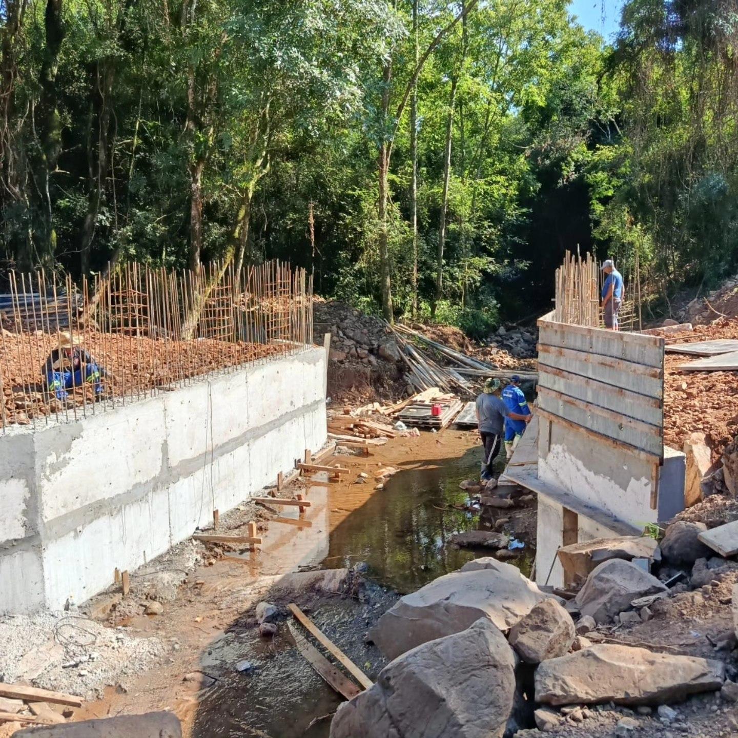 Secretaria de Agricultura de Guaporé avança na construção de pontes com tecnologia própria