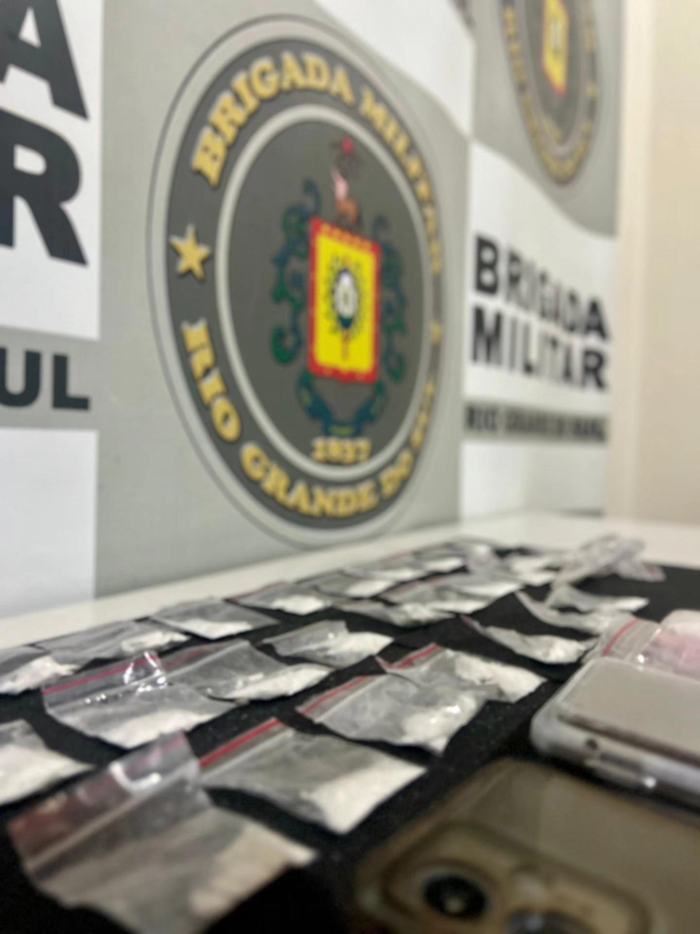 BRIGADA MILITAR PRENDE MULHER POR TRÁFICO DE DROGAS EM GUAPORÉ