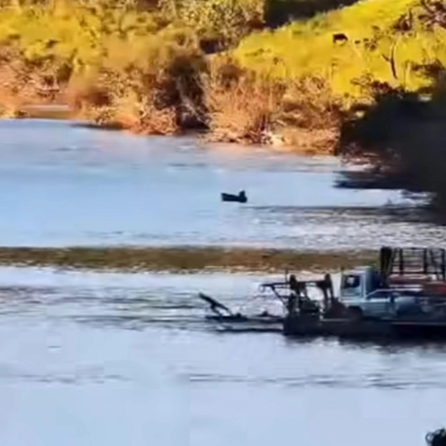 Homem pula de balsa e desaparece no Rio Taquari