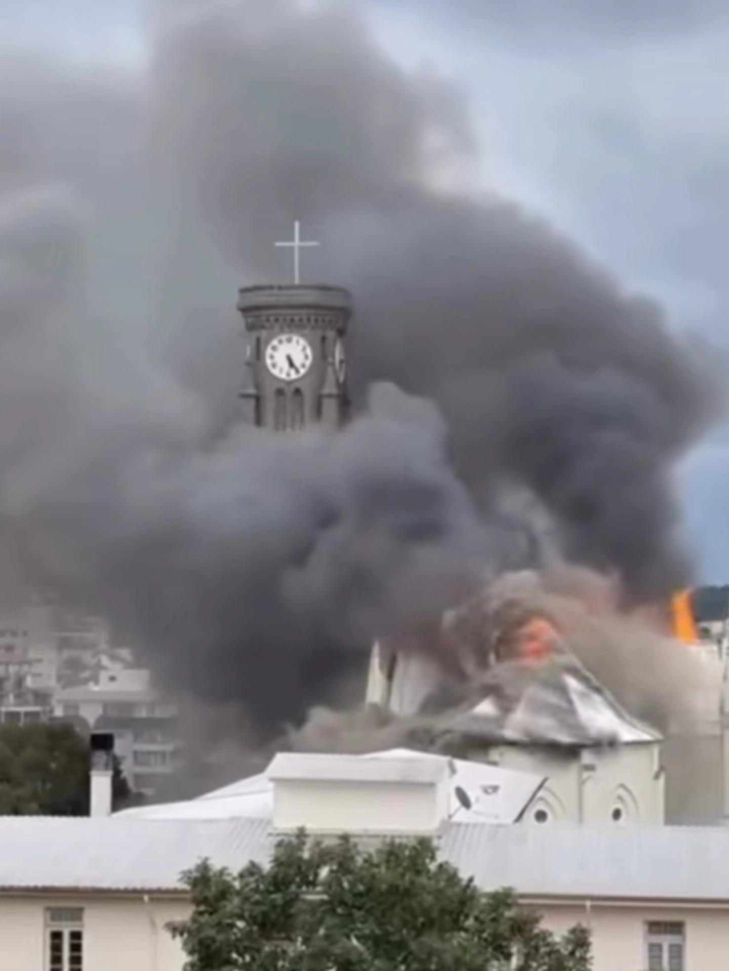 Incêndio atinge Igreja Matriz de Flores da Cunha