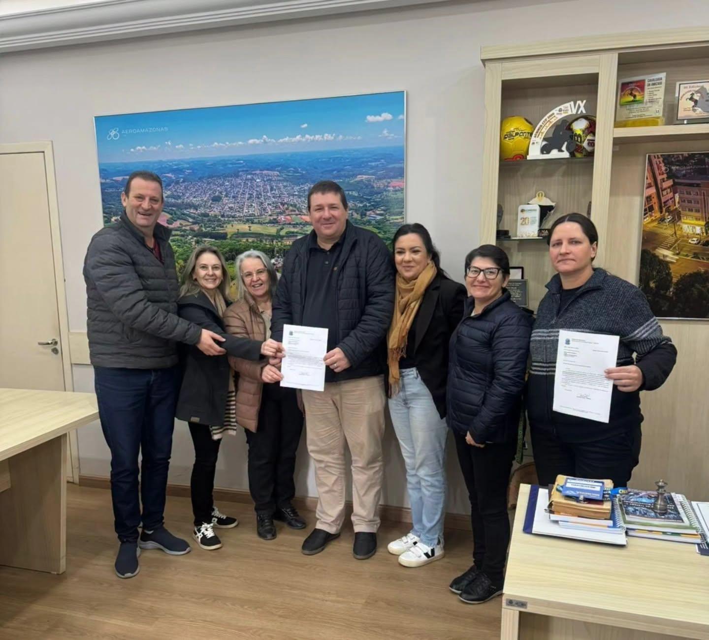 Administração Municipal recebe recursos para beneficiar famílias da Associação de Pais e Crianças Autistas