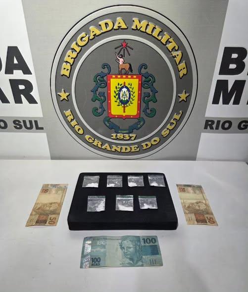 Adolescente é apreendido por tráfico de drogas na Praça das Pombas, em Guaporé