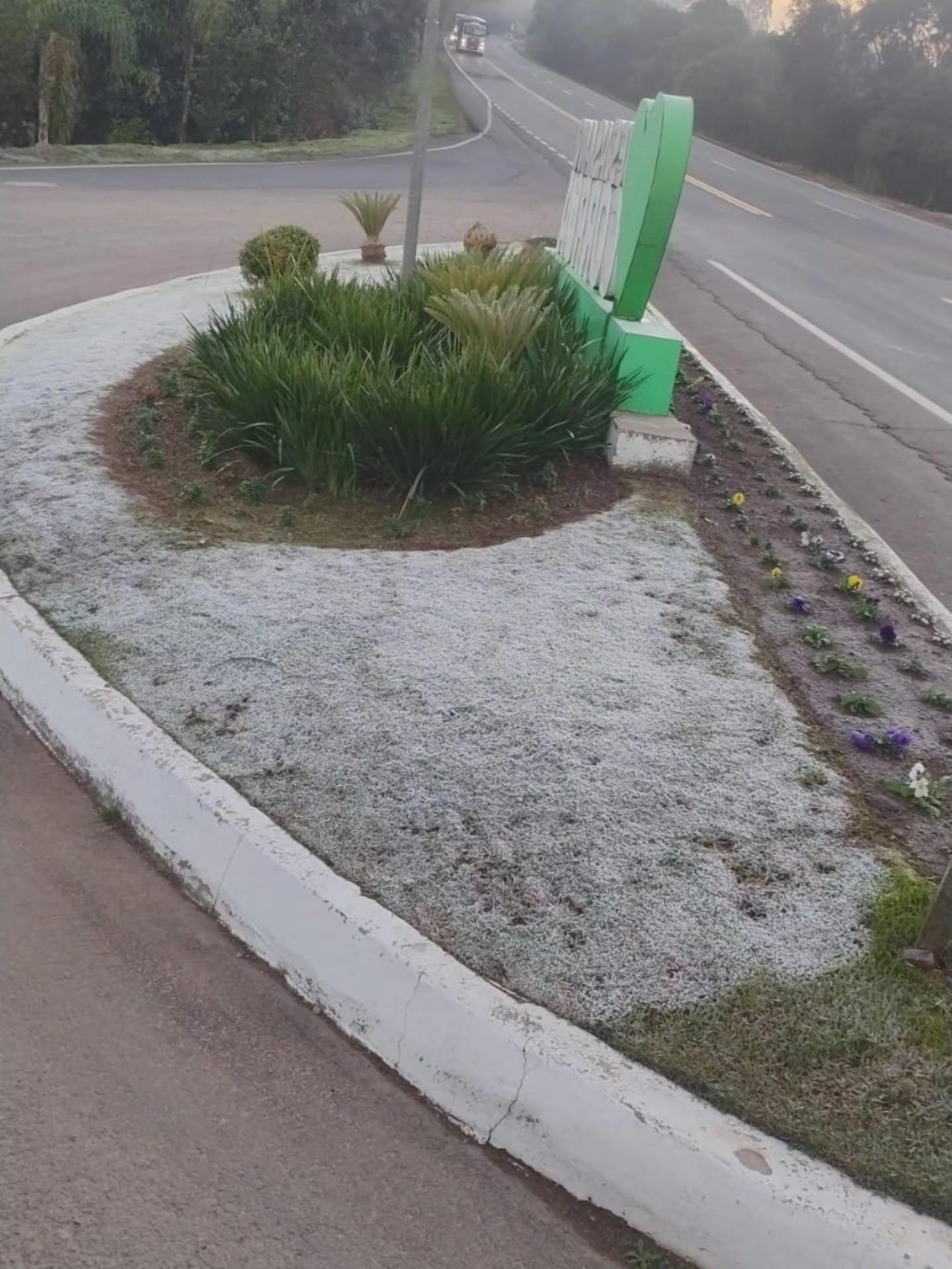 O Rio Grande do Sul amanheceu vestido de branco.